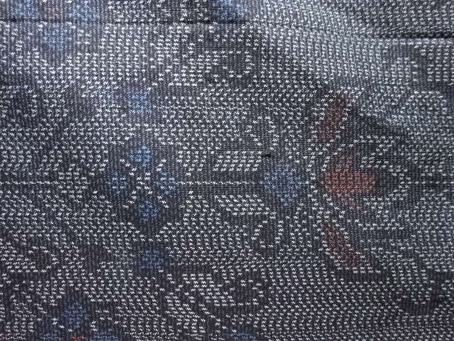 アンティーク　花更紗模様織り出し本場村山泥大島紬着物